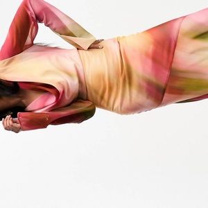 Tried it on only didn’t get to wear it was to tight around my chest. US 14